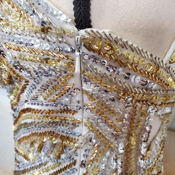 Prom/Formal/Semi-Formal Gold Glitter Dress Size 4. - Picture 8 of 16